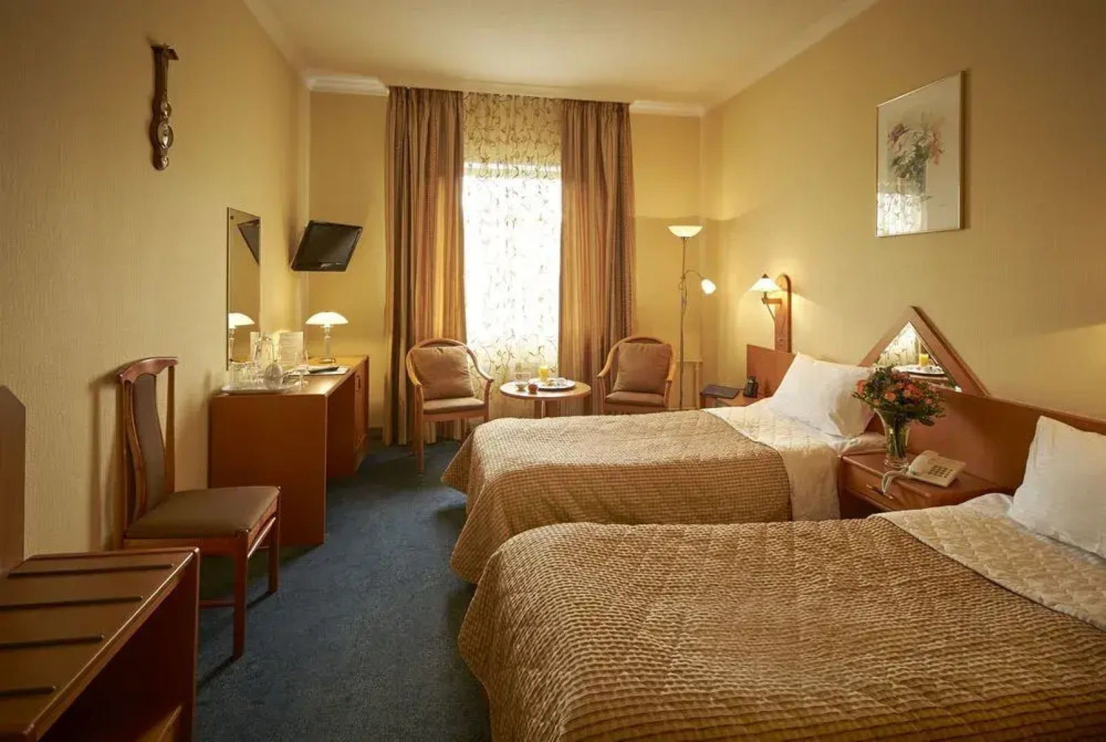 Отель Протон