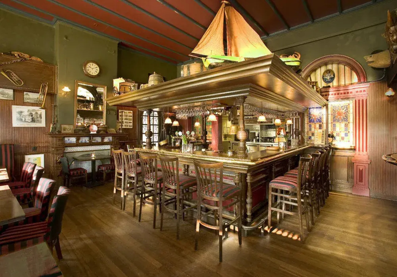 De Zon Hotel & Restaurant by Flow