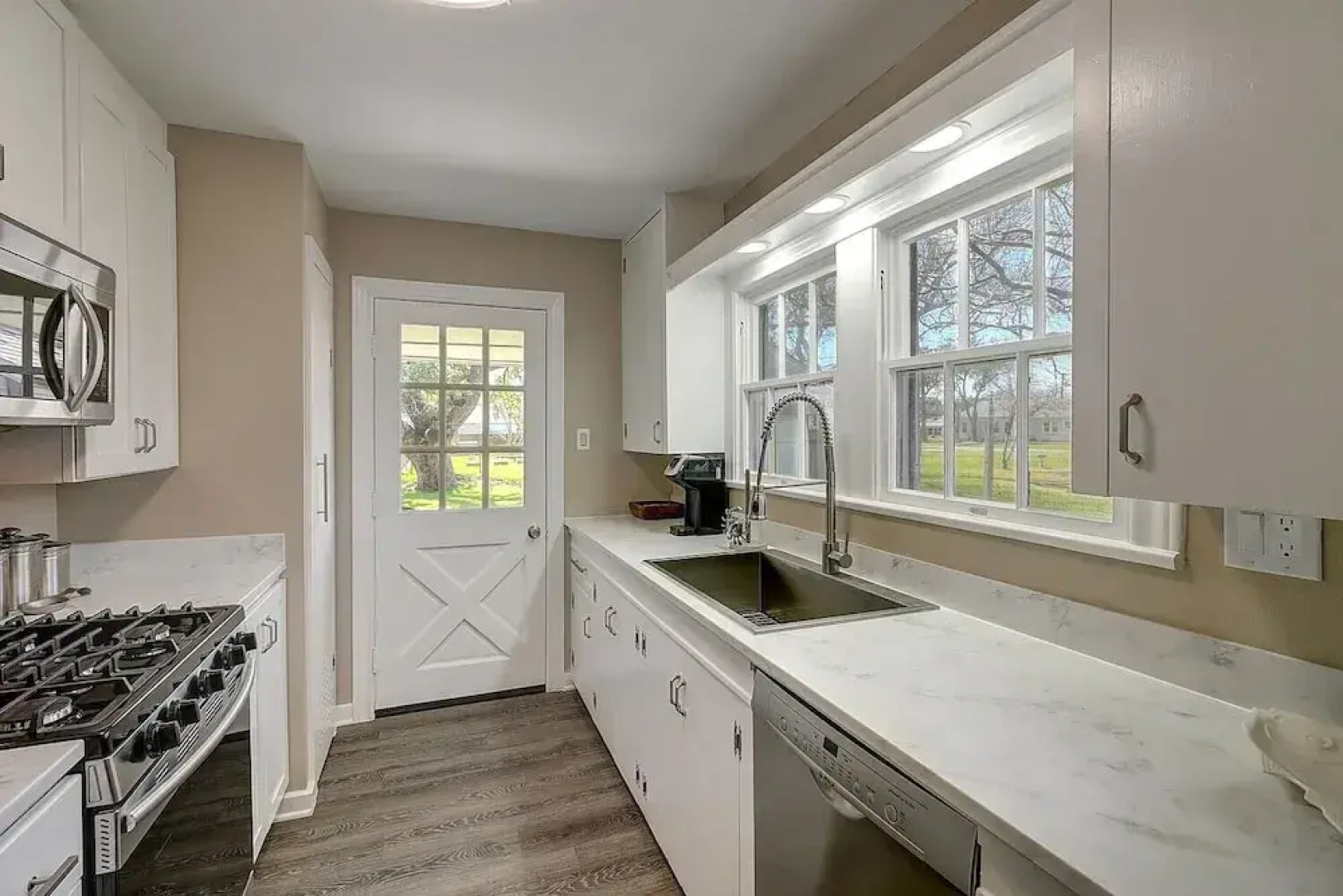 Rockport Blue Crab Bungalow Close to City Attractions by Redawning