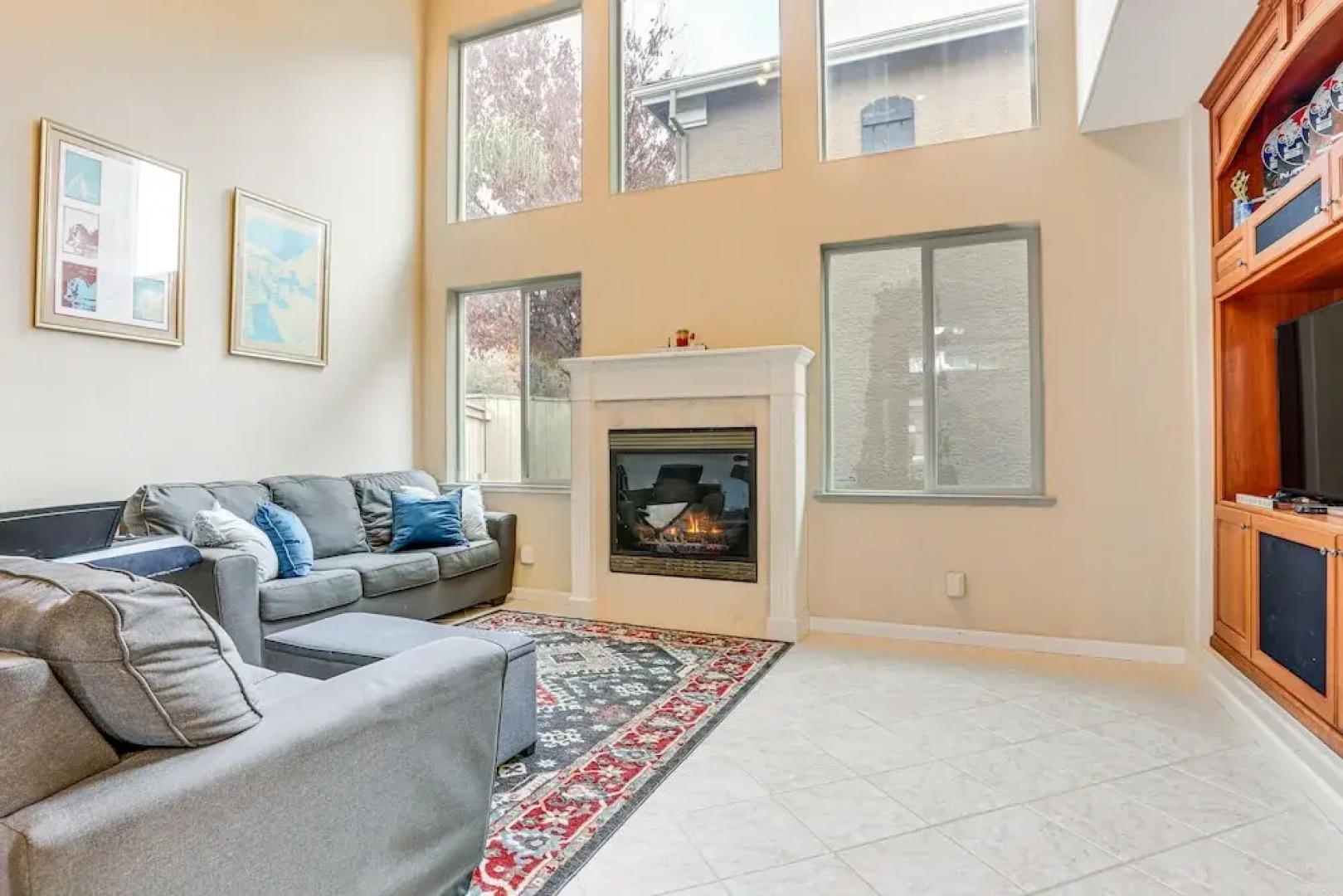 Modern California Escape Near Kayaking & Downtown!