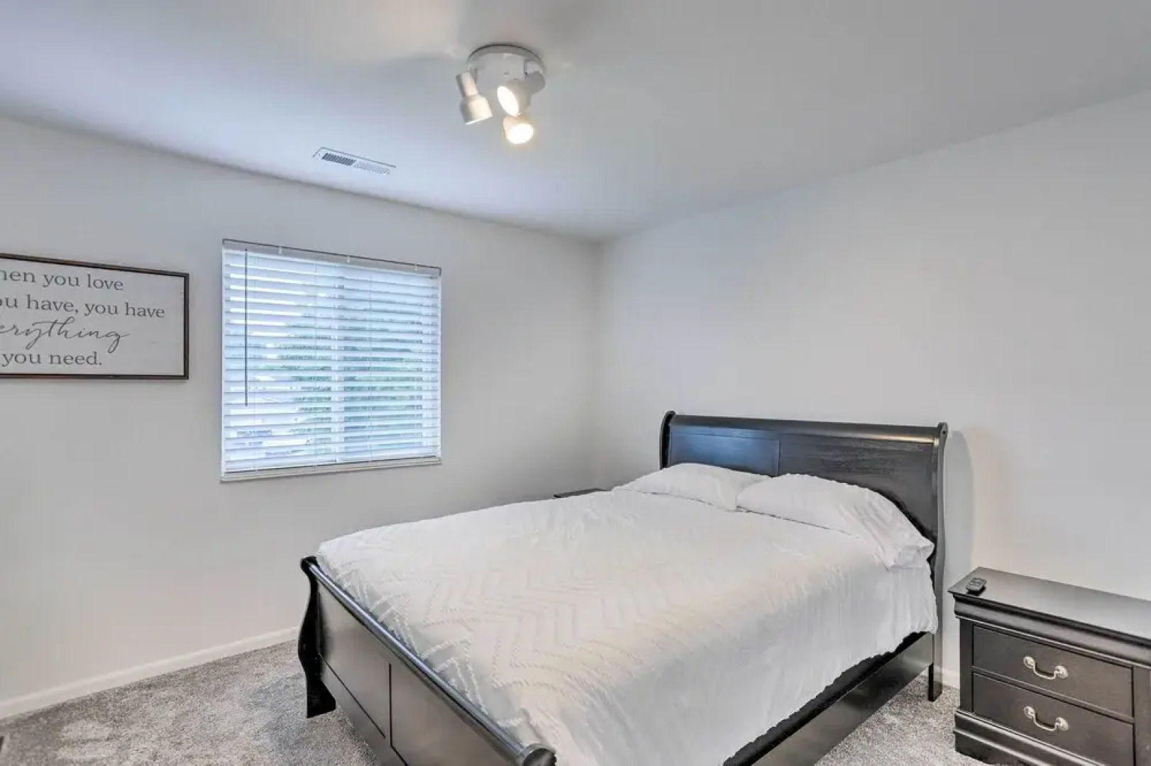 Welcoming Ohio Getaway < 9 Mi to Dtwn Toldeo!