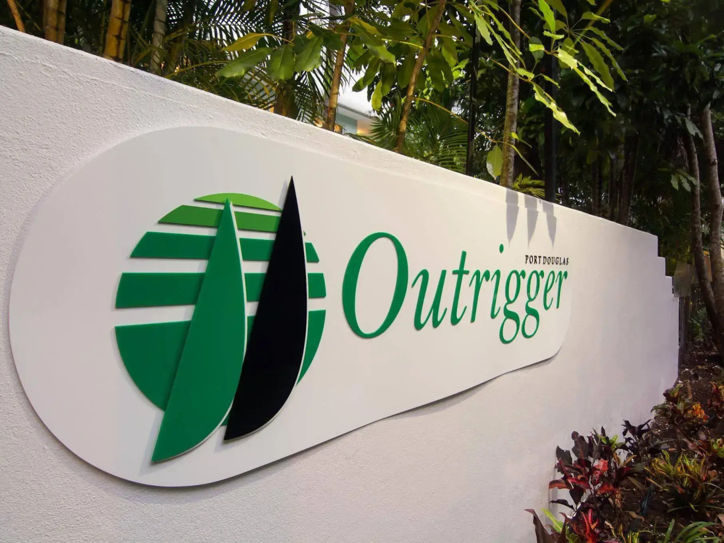 Port Douglas Outrigger Holiday Apartments