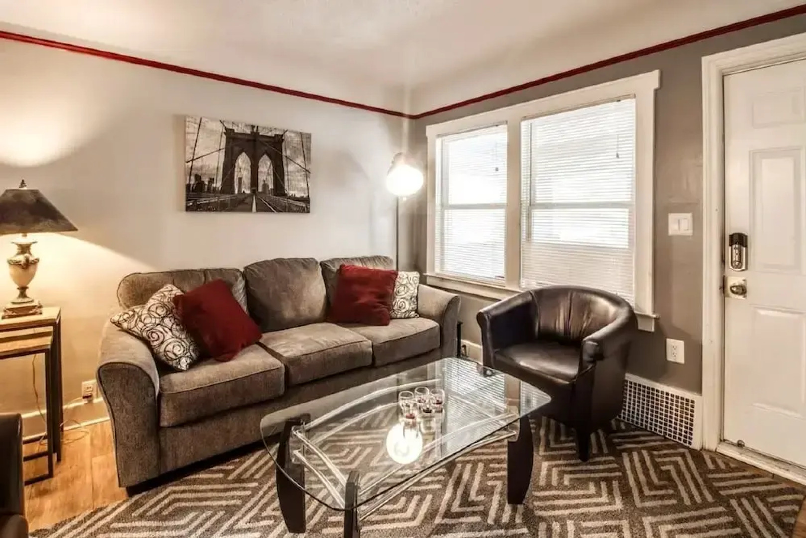 Automaniac Spot in the Heart of Pontiac 3 Beds 2 Baths