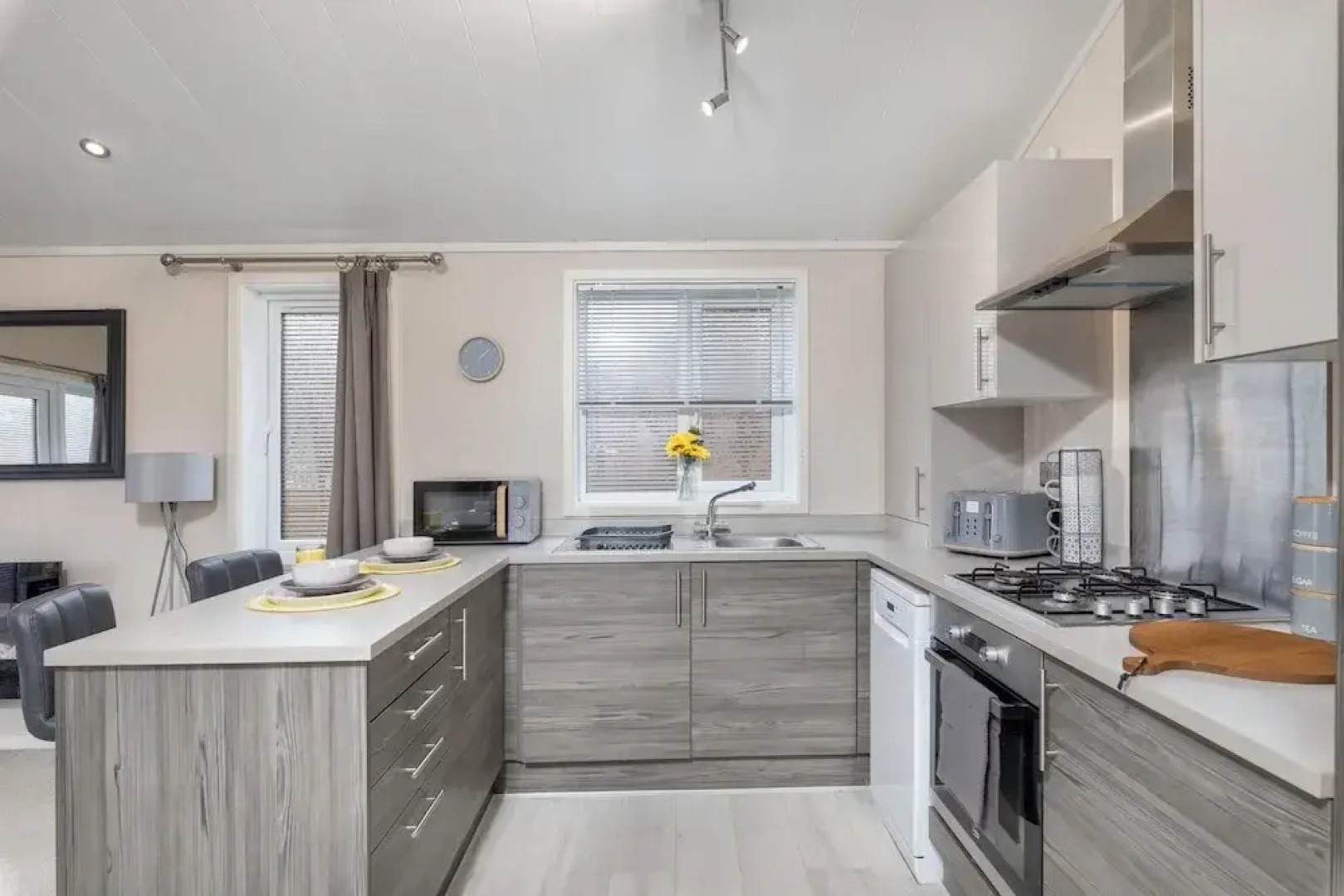 Family Luxury Cabin Retreat with hot tub