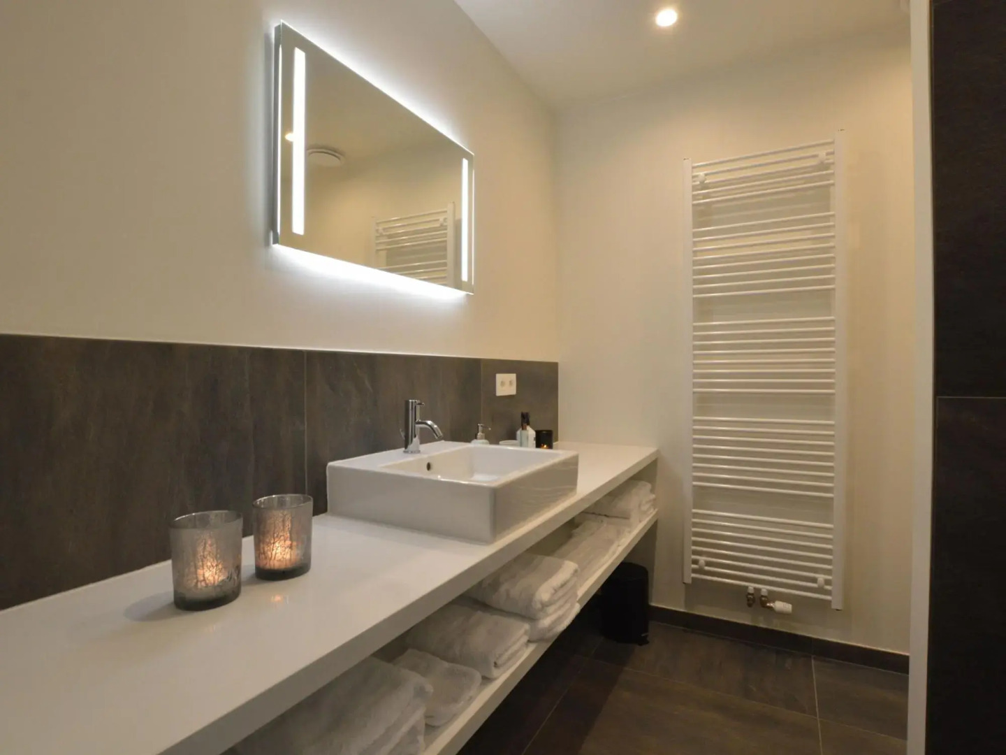 Lovely Holiday Home 'Walleken' With A Pond