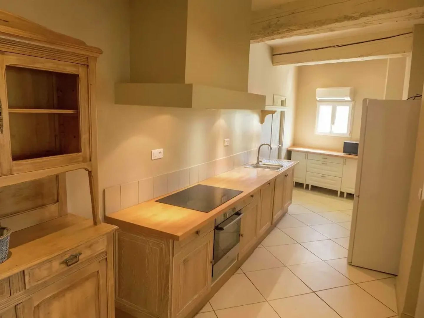 Stunning Holiday Home With Swimming Pool in Loupia