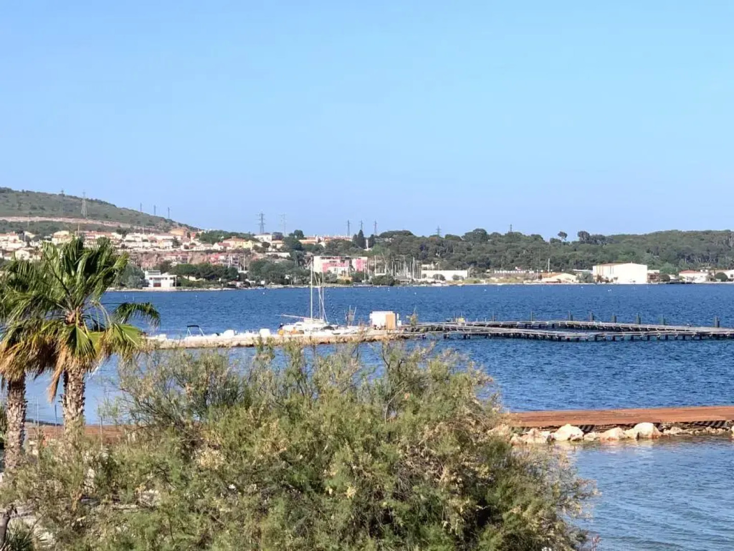 Élégant appartement T2 en 1ère ligne de l'Étang de Thau avec terrasse - Cures et vacances