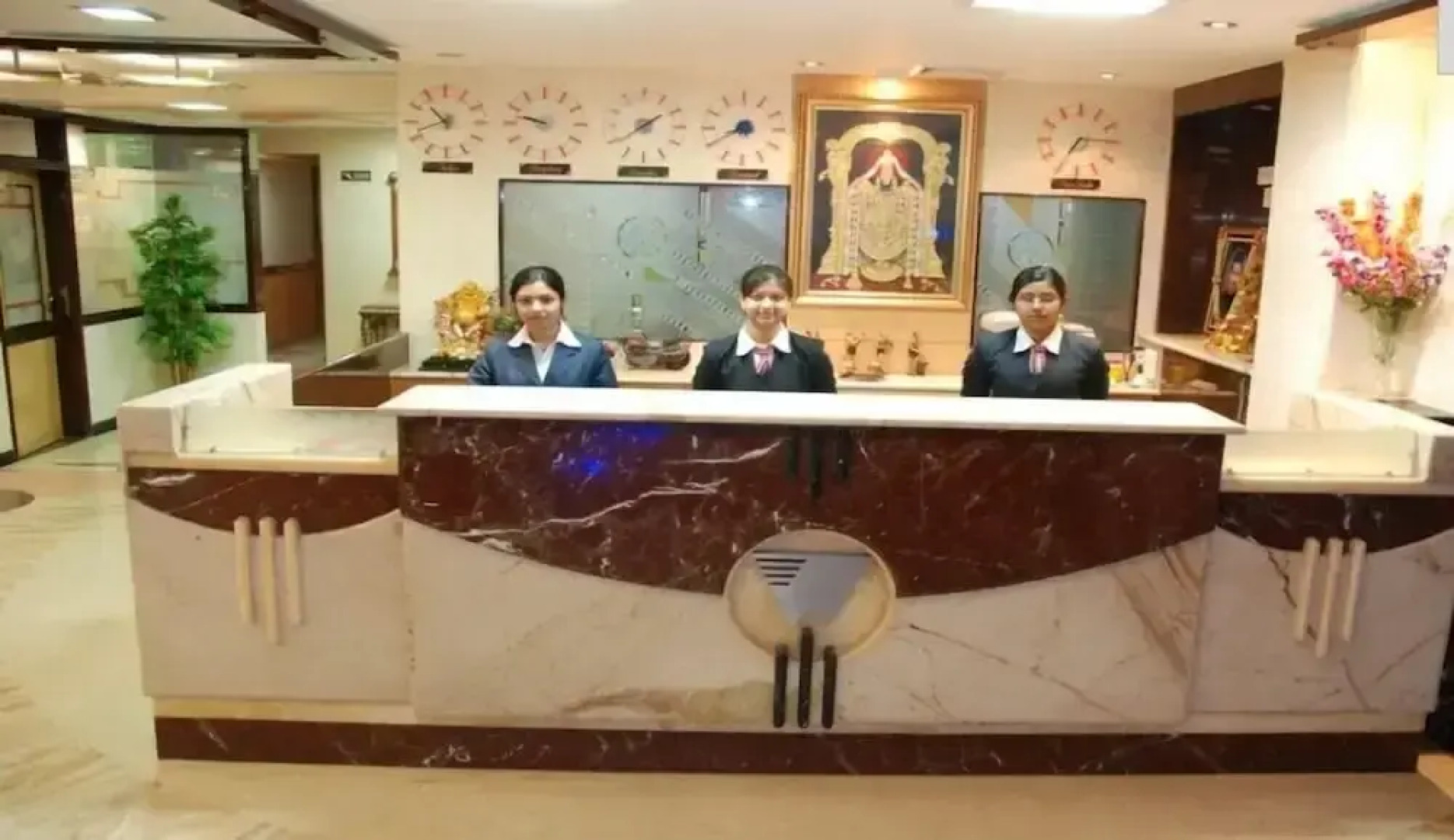 Wingston A TreeHouse Hotel Mathura