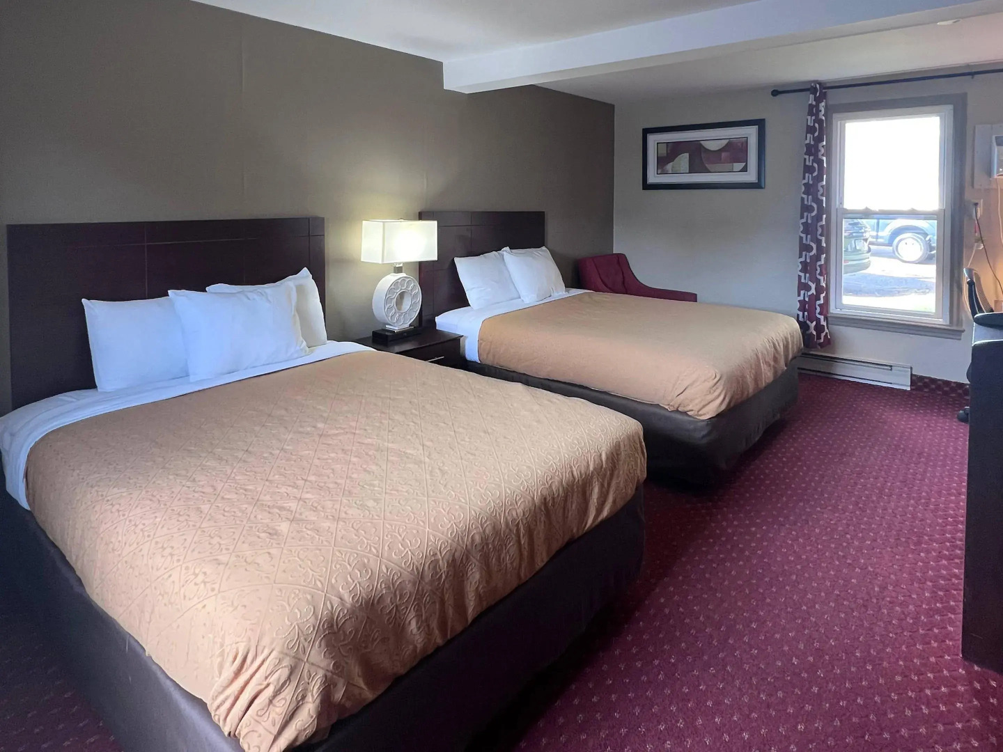 Rodeway Inn & Suites Hershey Chocolate Avenue