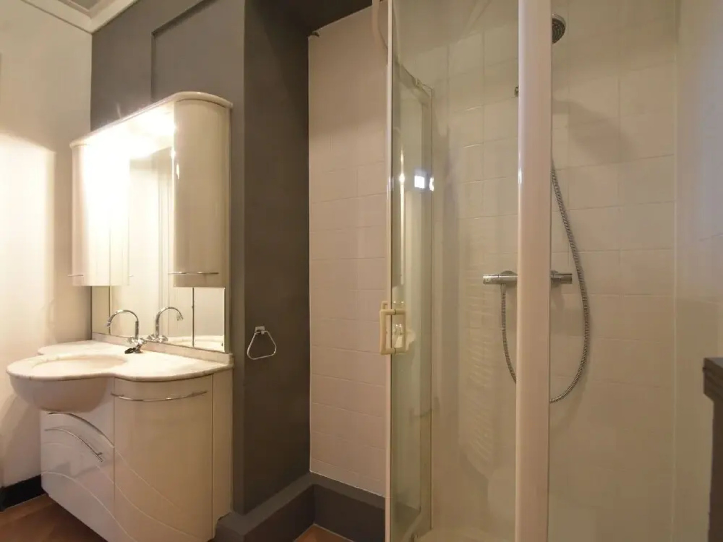 Luxurious Holiday Home in Enkhuizen With Parking