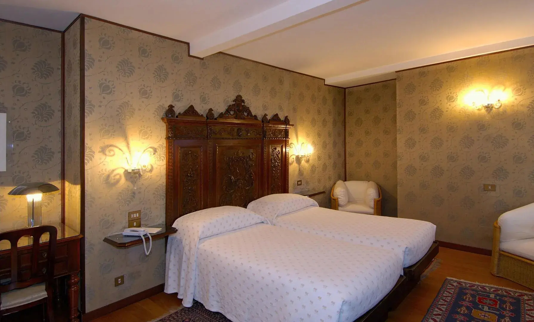 Отель Saturnia & International