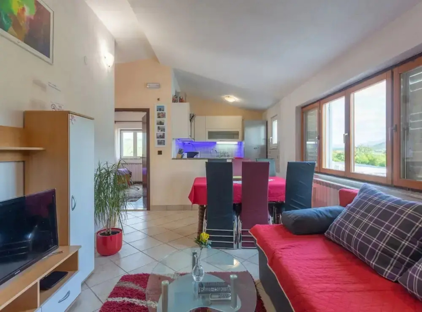 Sunny Escape Holiday Home Dicmo With Pool and Gym