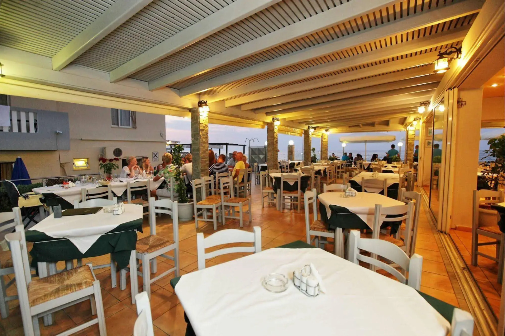 Отель Menia Beach