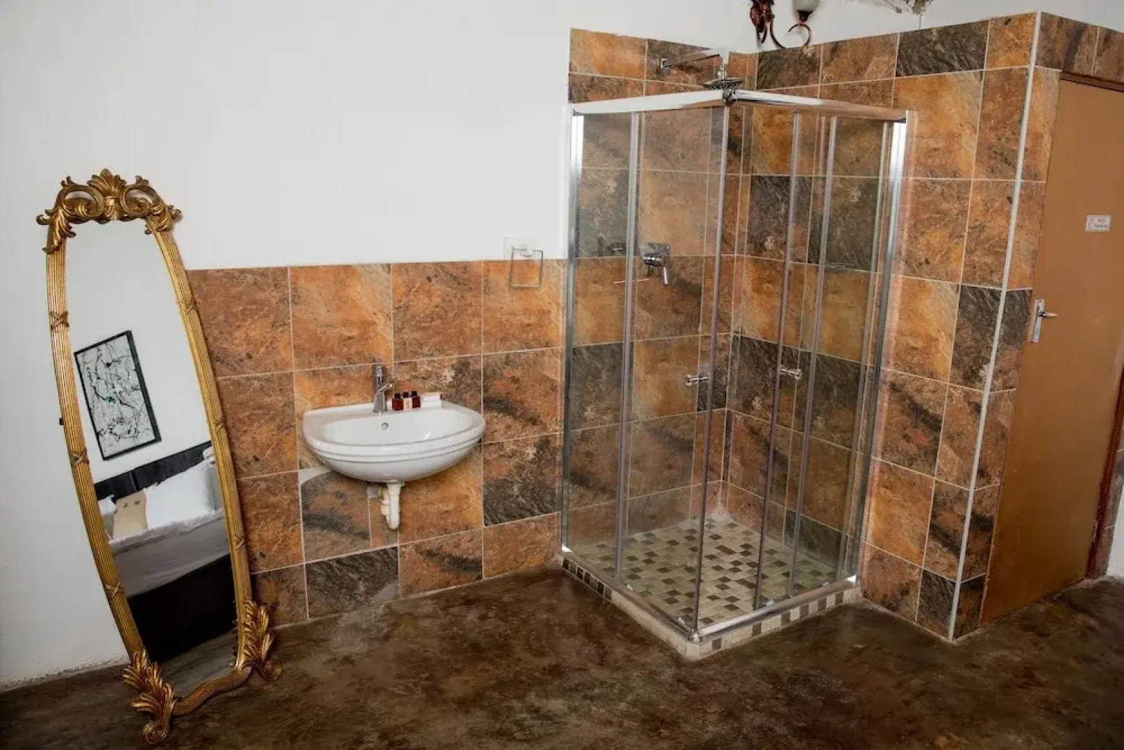 Dzata Private Game Lodge