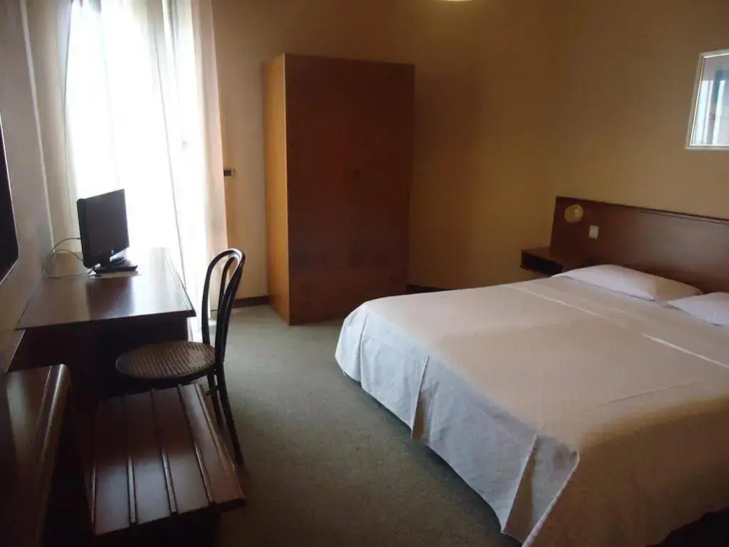 Hotel De La Ville Central