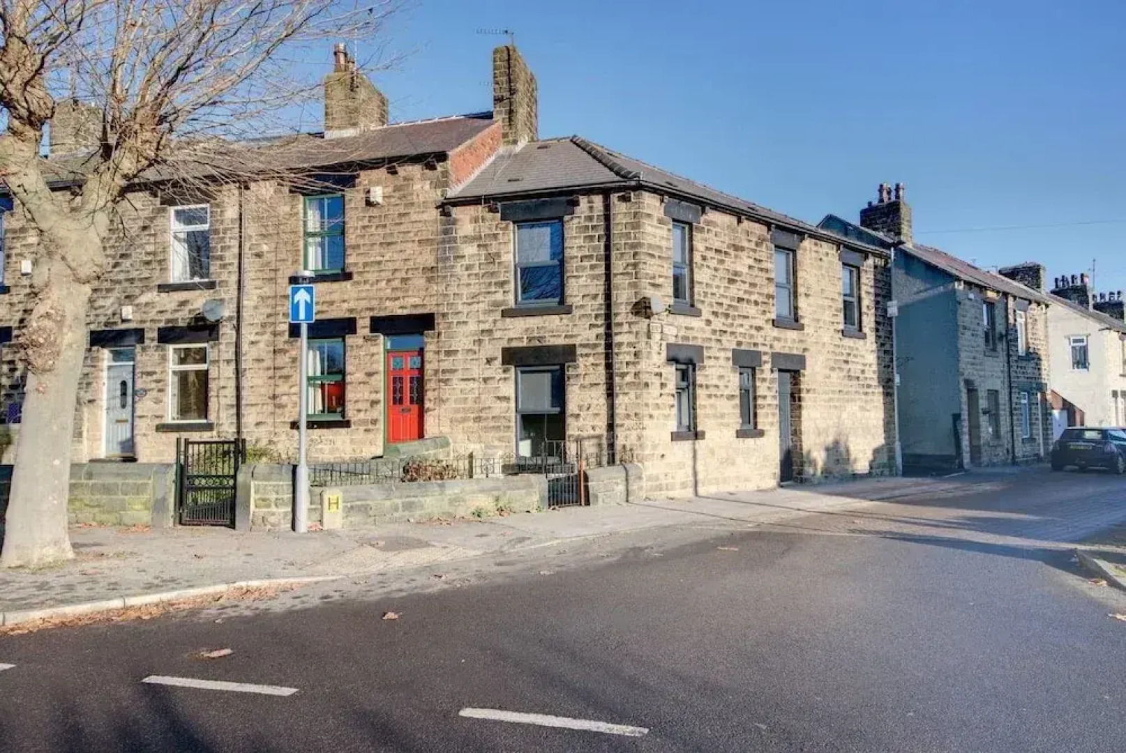 Self Check-In Town House in Barnsley Town Centre