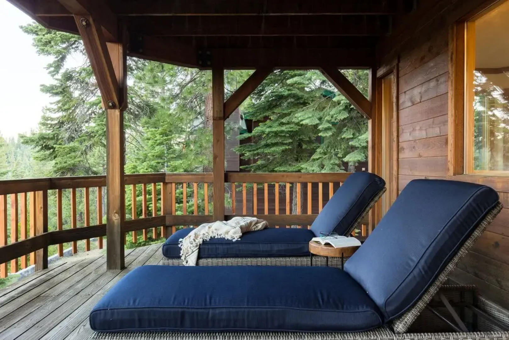 Wildwood by Avantstay Seclusion In The Woods w/ 3 Decks! 15mins From Nrthstar!