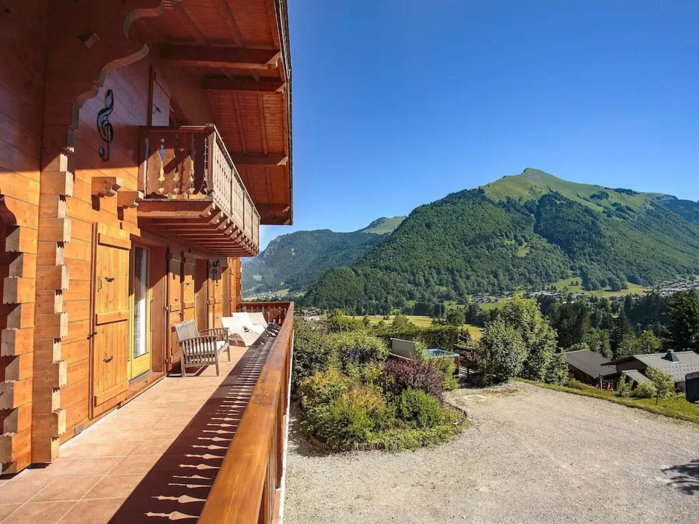 Luxury Holiday Home in La Côte-d'arbroz With Sauna