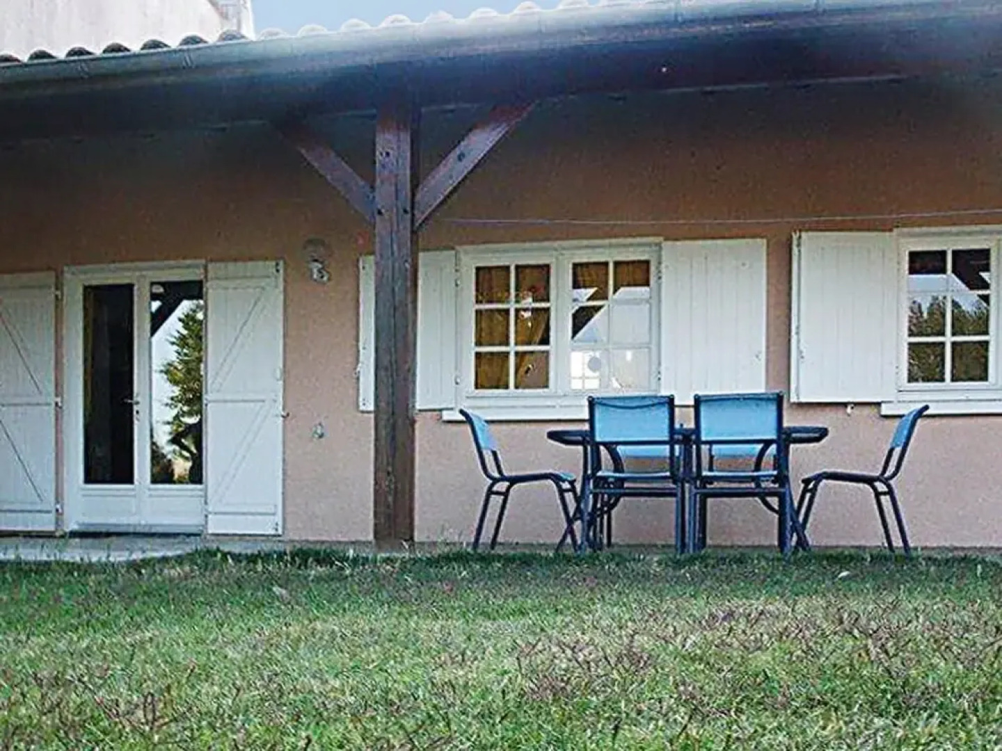 Large House in Vaux-sur-mer With Terrace and Pool, Near Surfing Hotspo