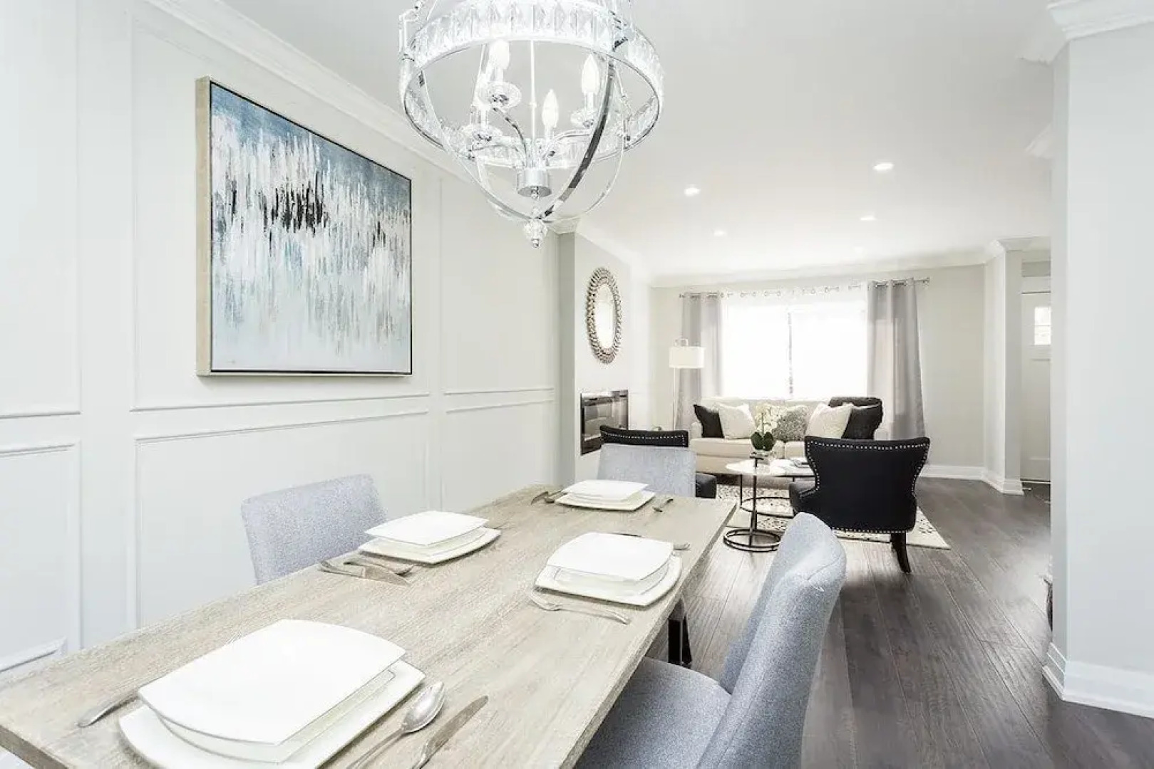 Stunning and Exclusive Home in Burlington