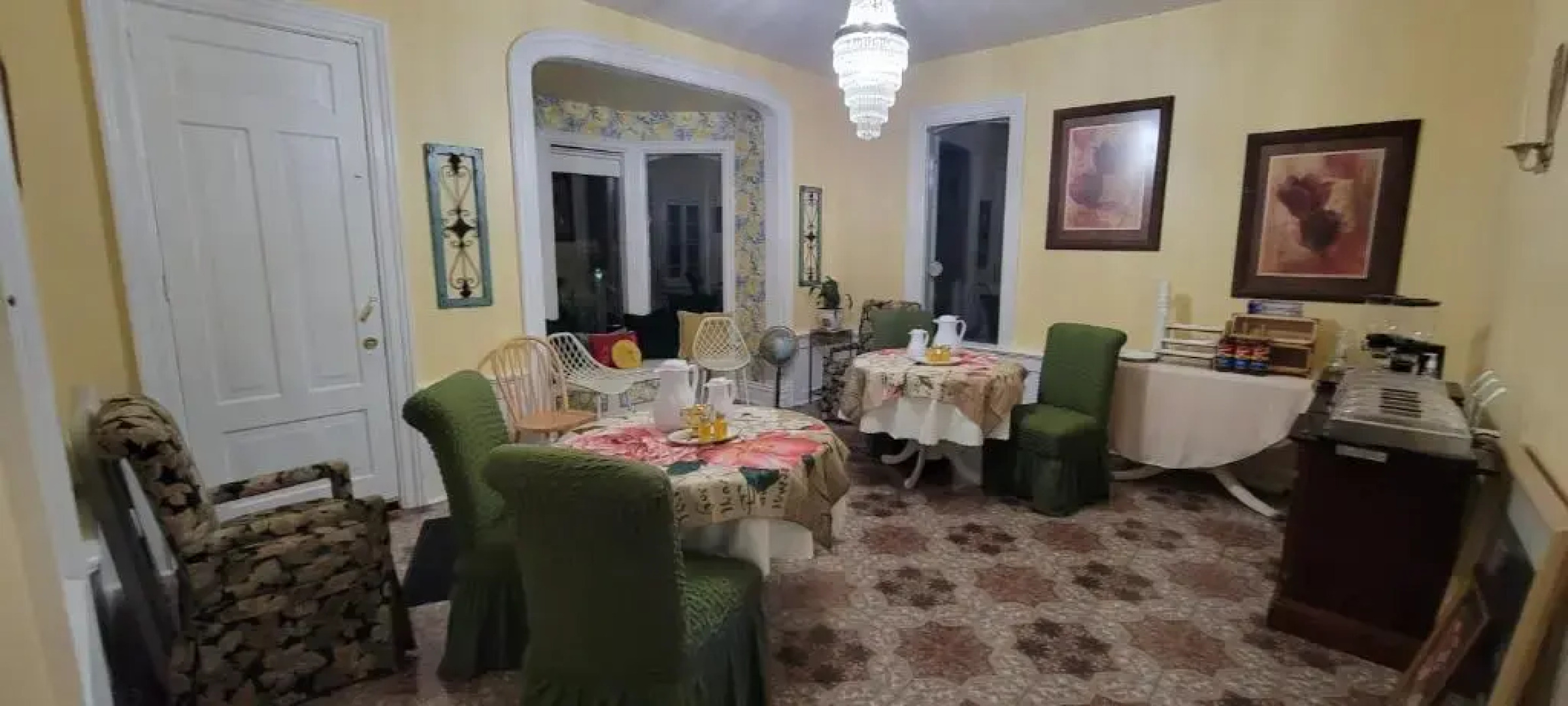 Holland Farmhouse Inn B & B