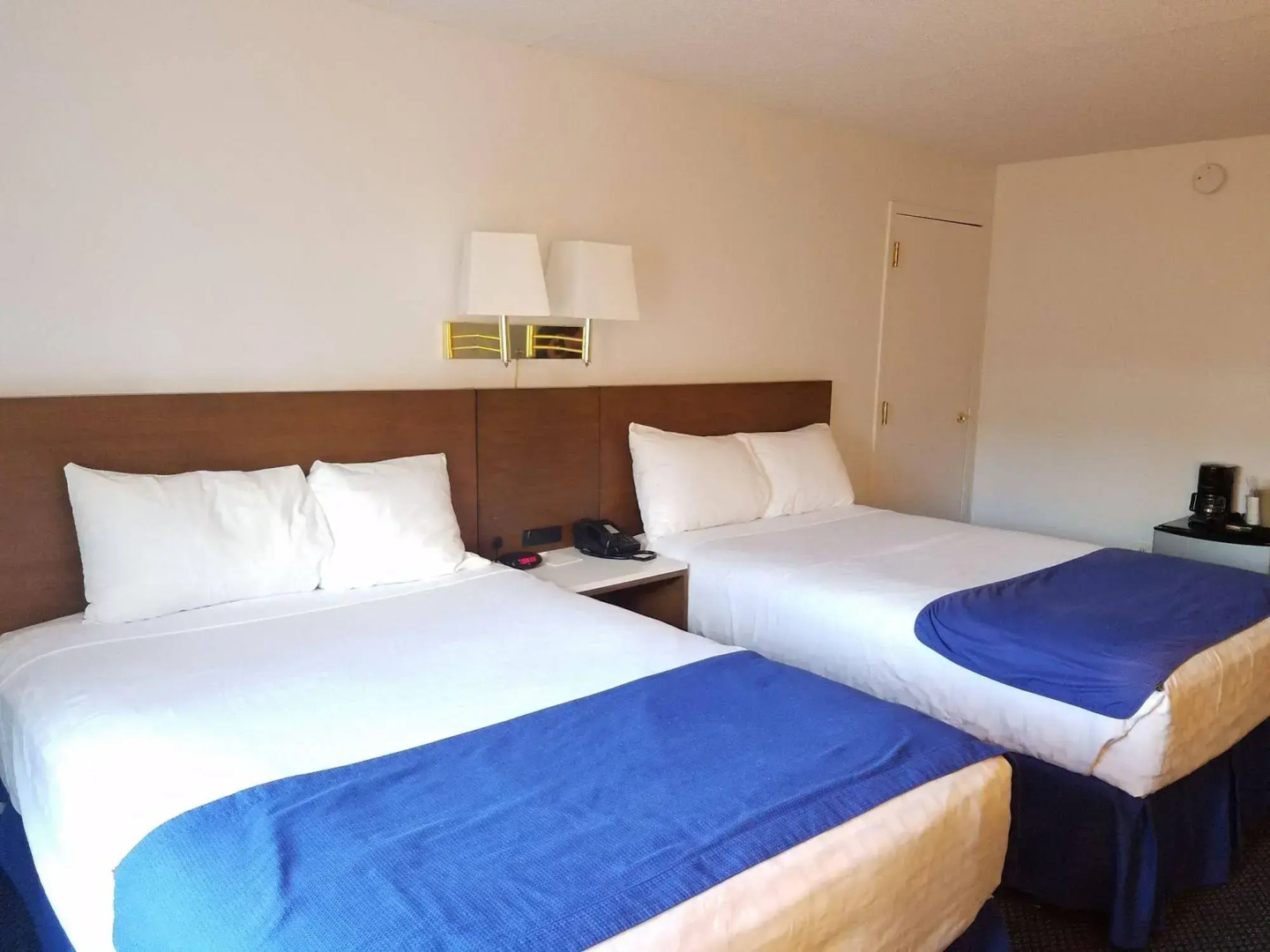 The Constitution Inn