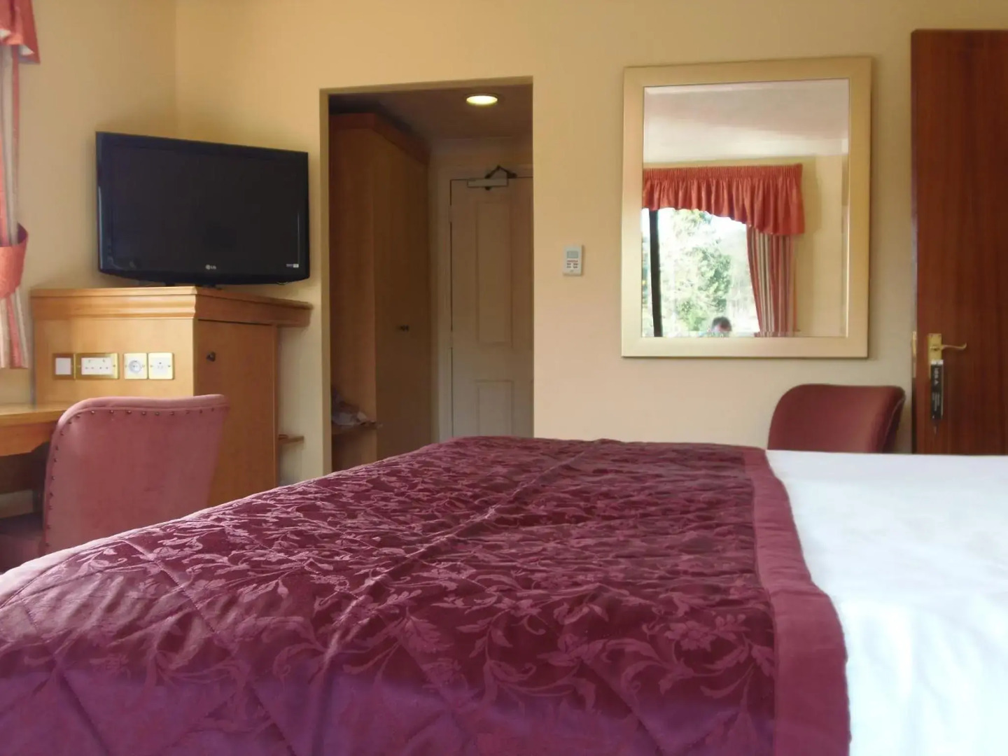 Lakeside International Hotel