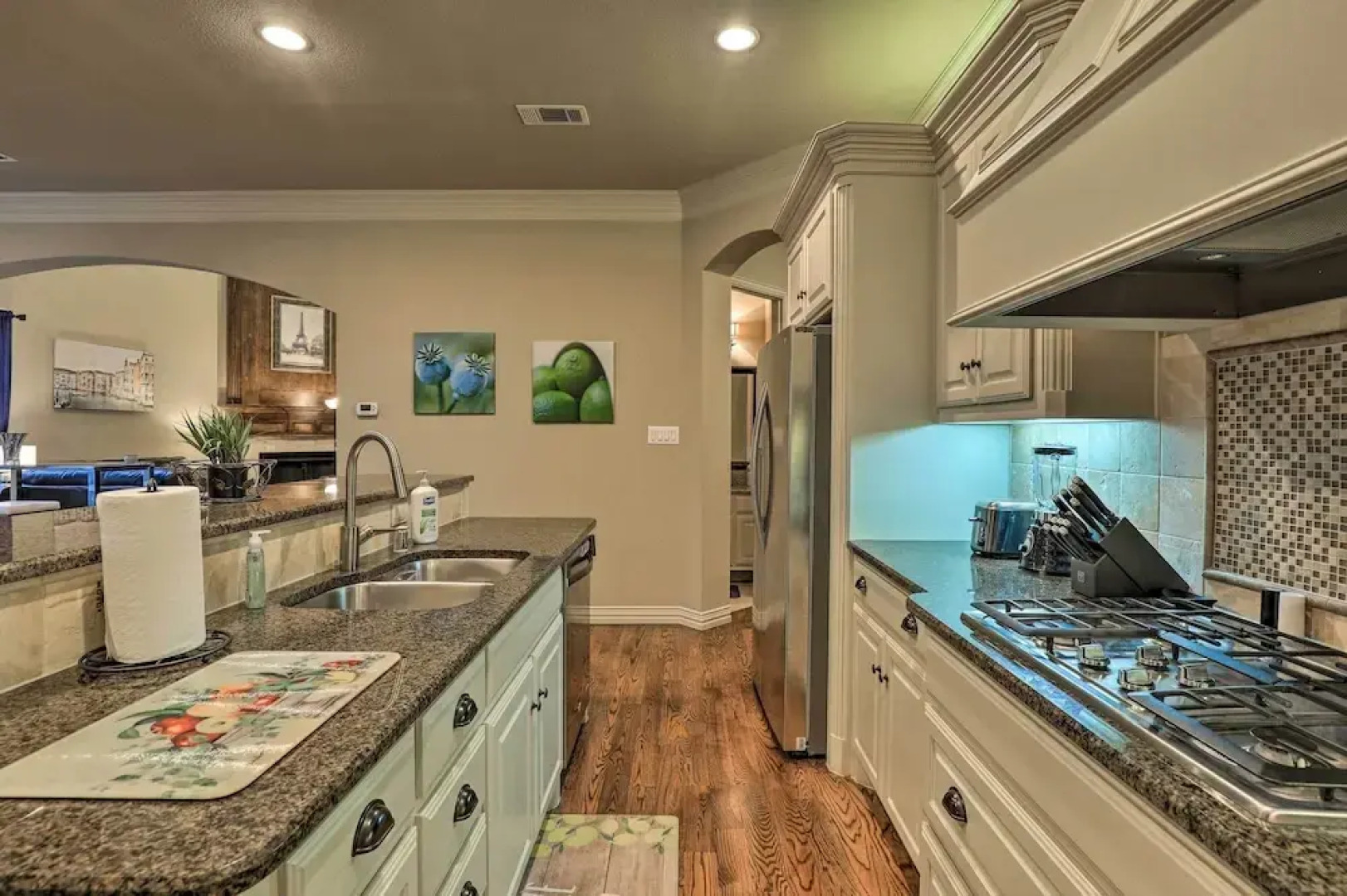 Chic Family-friendly Home in Irving w/ Yard!