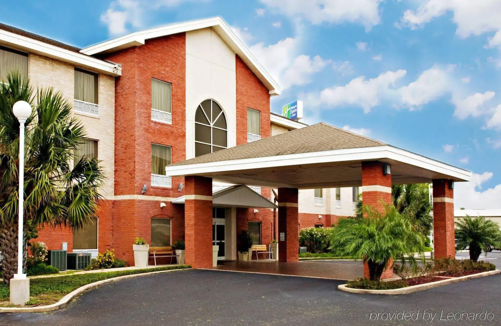 Holiday Inn Express Hotel & Suites Weslaco by IHG