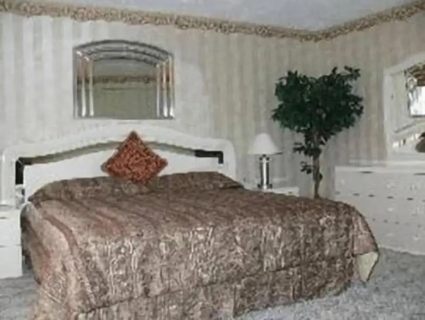 Chateau Royale Inn