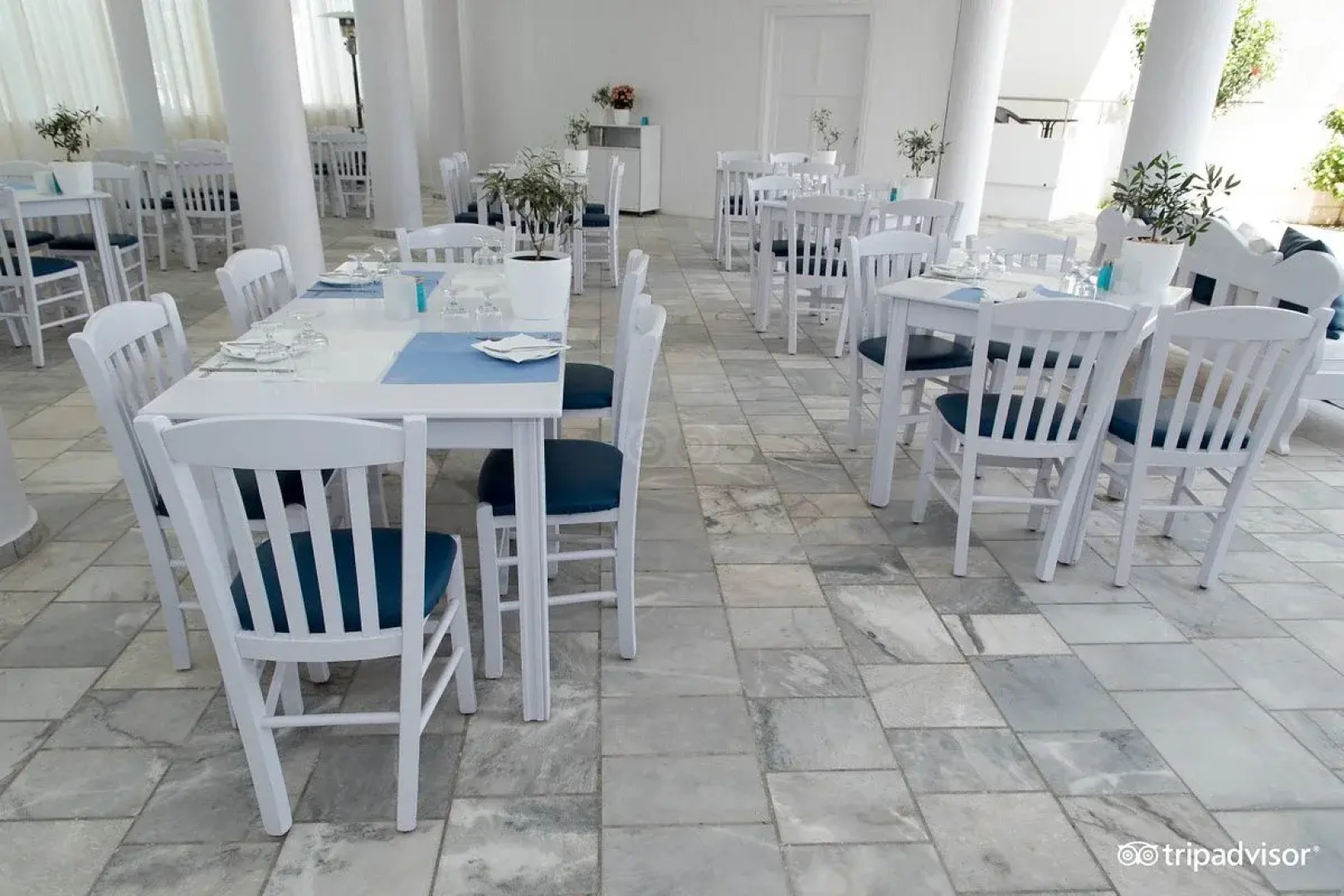 Mrs Chryssana Beach Hotel