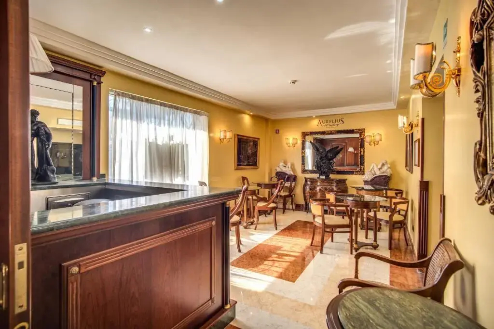 Aurelius Art Gallery Hotel