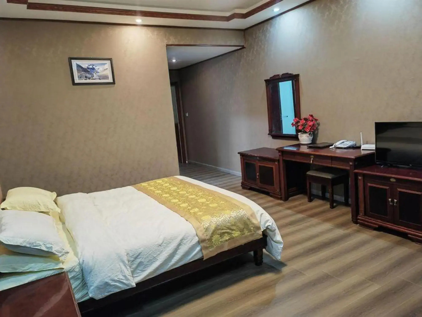 Tingri Baiba Hotel (Everest Avenue)