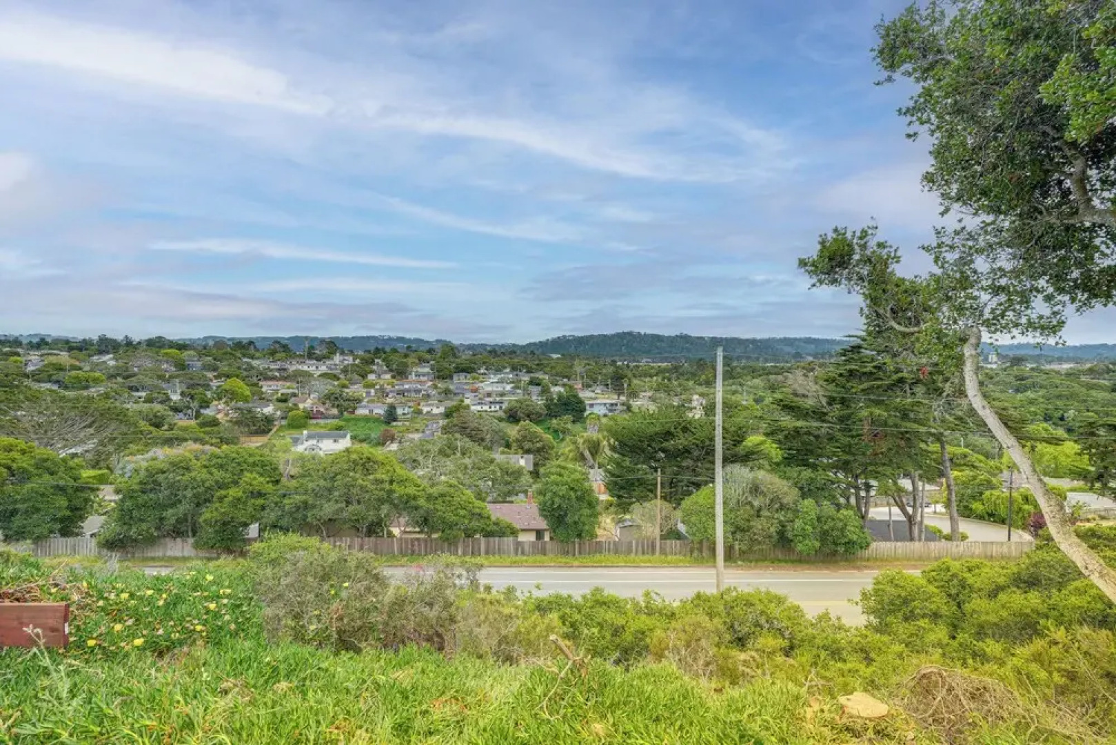 Peaceful Del Rey Oaks Retreat: 2 Mi to Beaches!