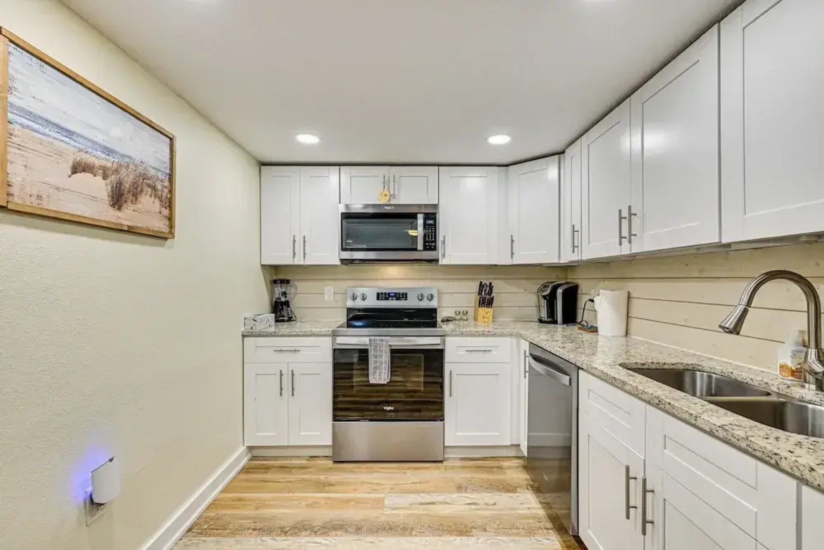 Swim, Fish & Relax: Port Richey Gem w/ Yard!