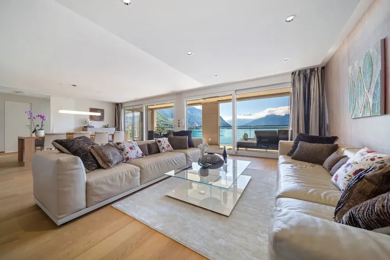 Montreux Panoramic Views 4BD Apartment