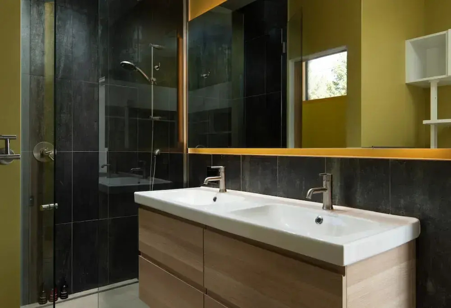 Timberline Haus 3 Bedroom Home by RedAwning