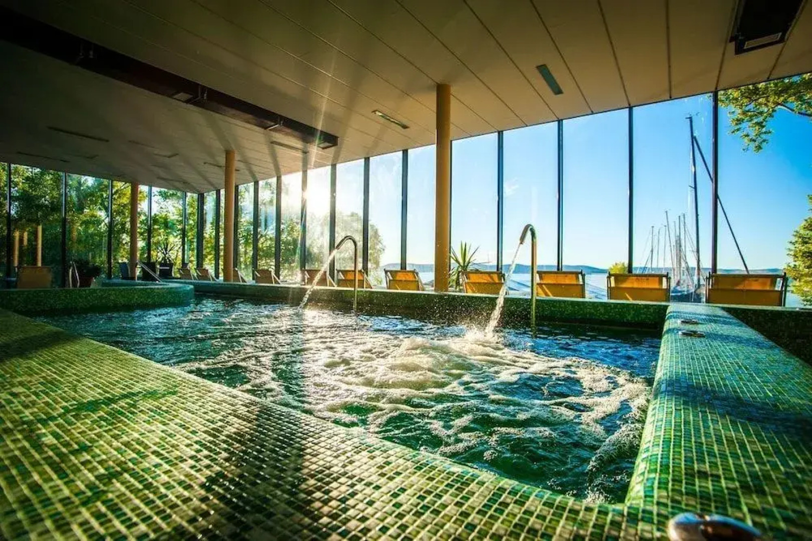 BL YachtClub & Apartments