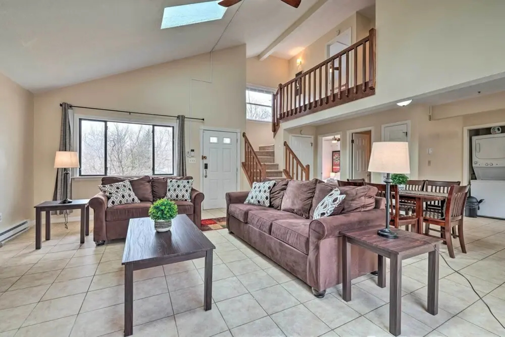 < 2 Mi to Dresser Lake: Home w/ Pool Access!