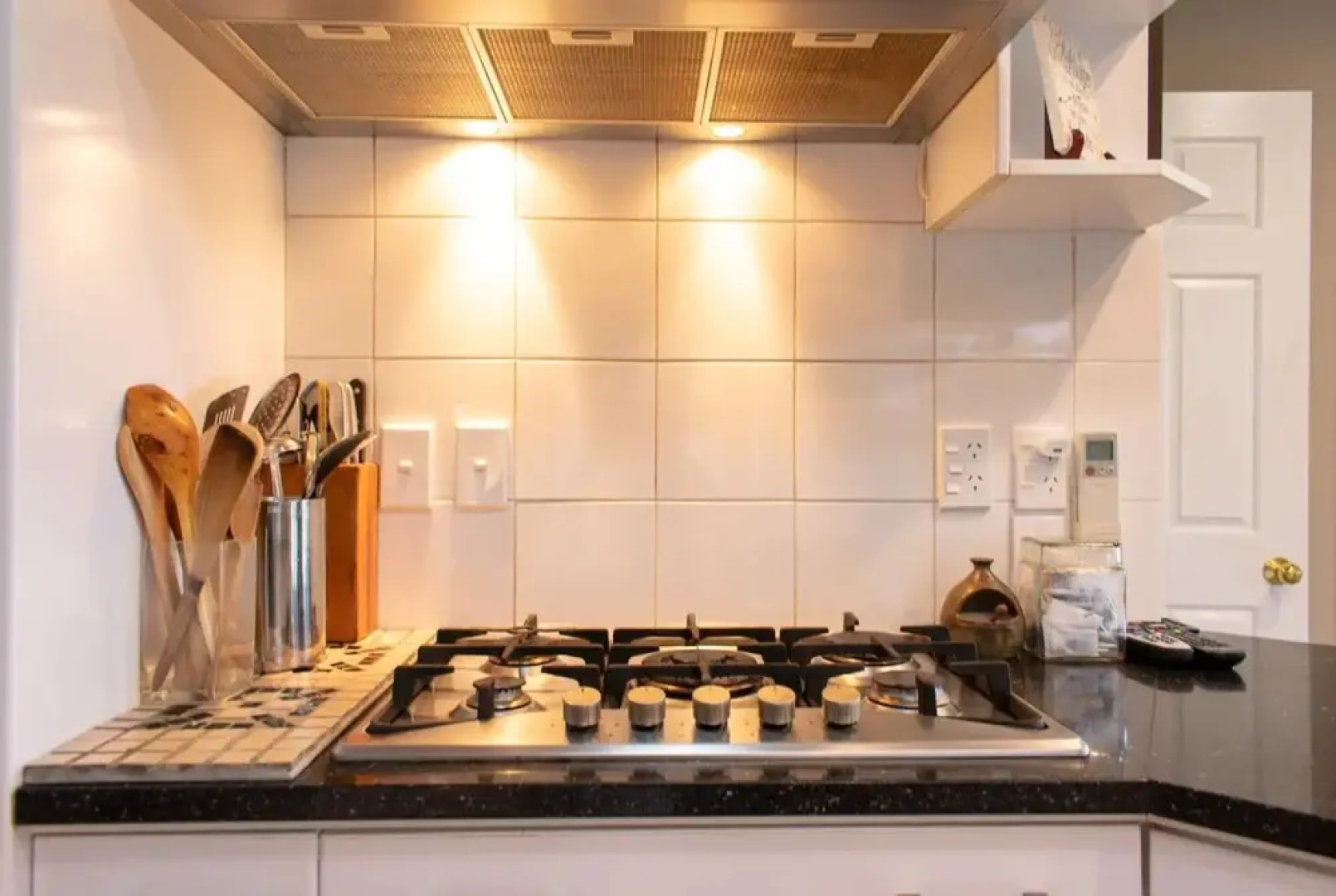 Grand 4 Bedroom Home With Balcony and Garden