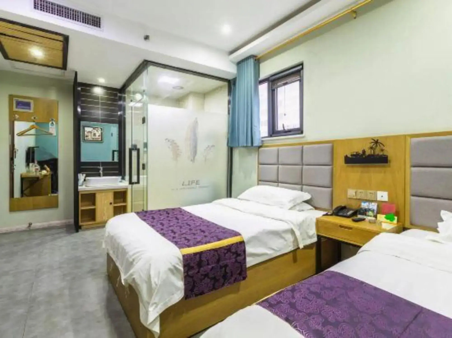 Jinghuang Fashion Hotel (Pingdingshan Trade Plaza)