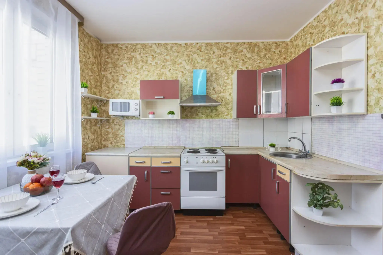 Moment House (Момент Хаус) на проспекте Советский 98