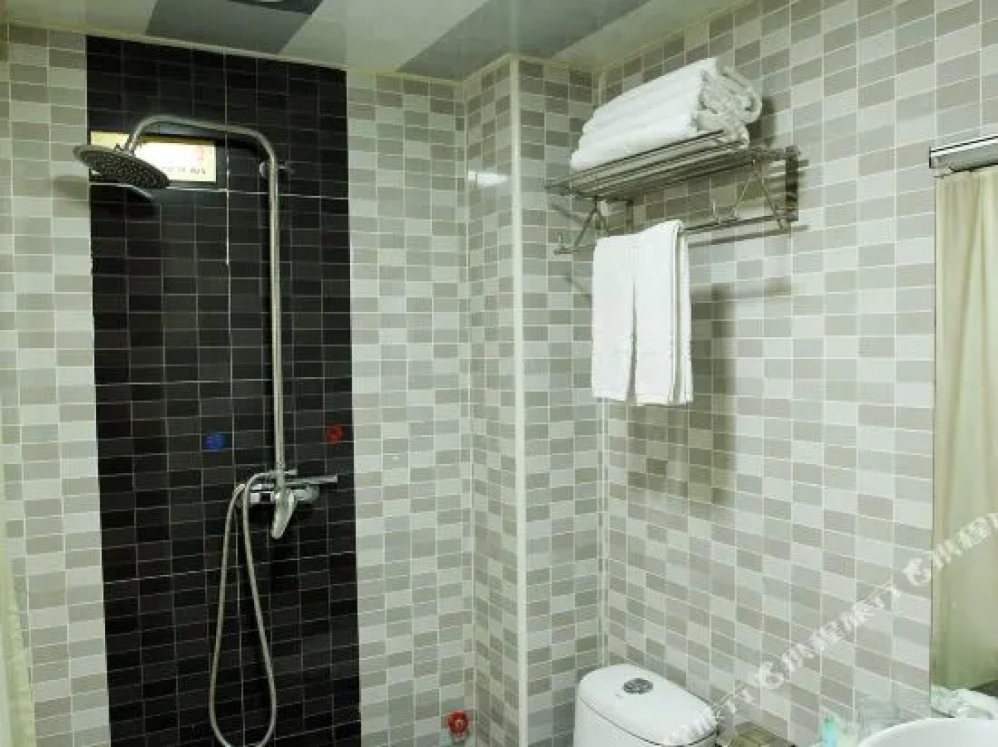 Jingmen May Wind E-sports Hotel