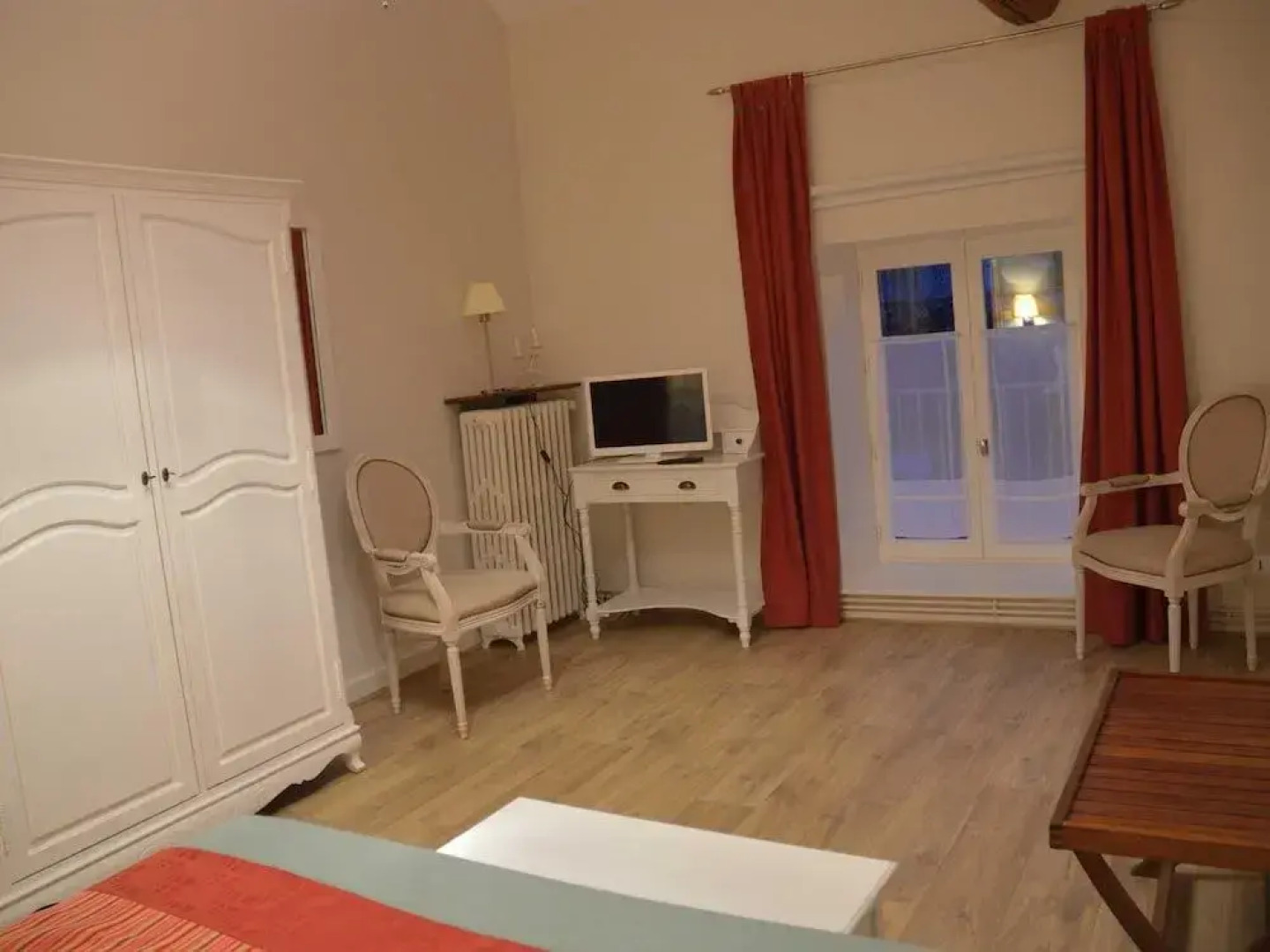 Le Jardin Des Pierres Dorées