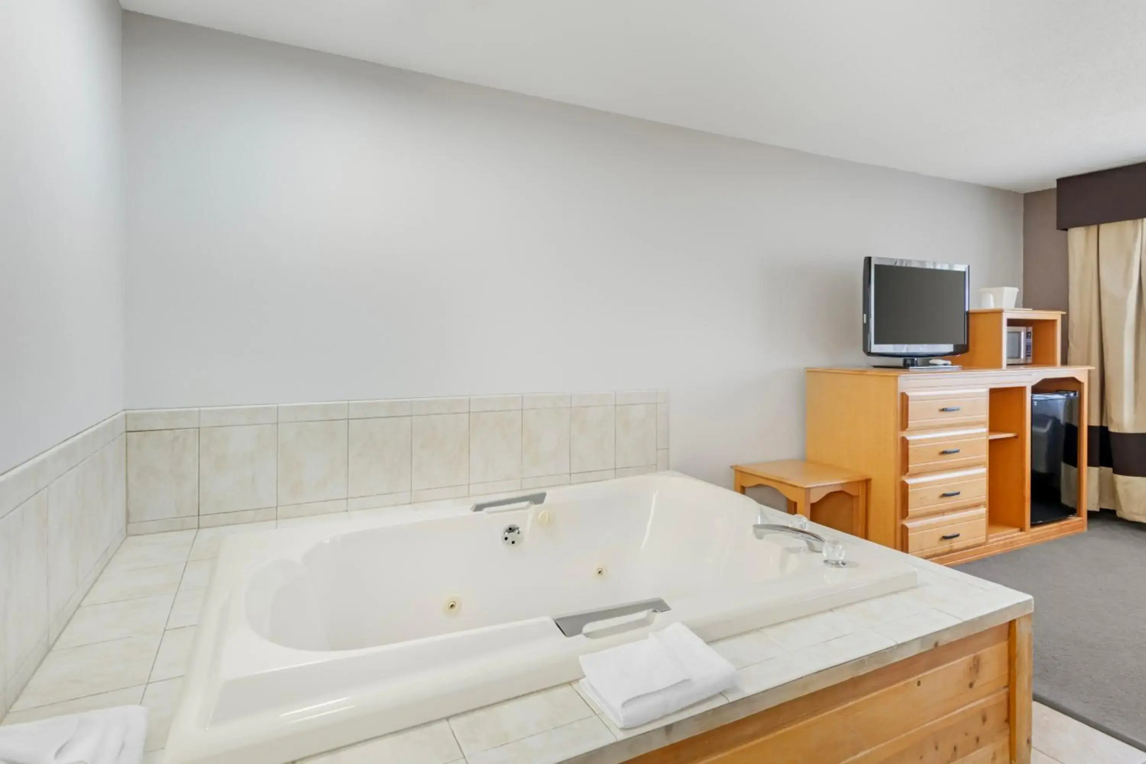 Roomers Baden-Baden, Autograph Collection