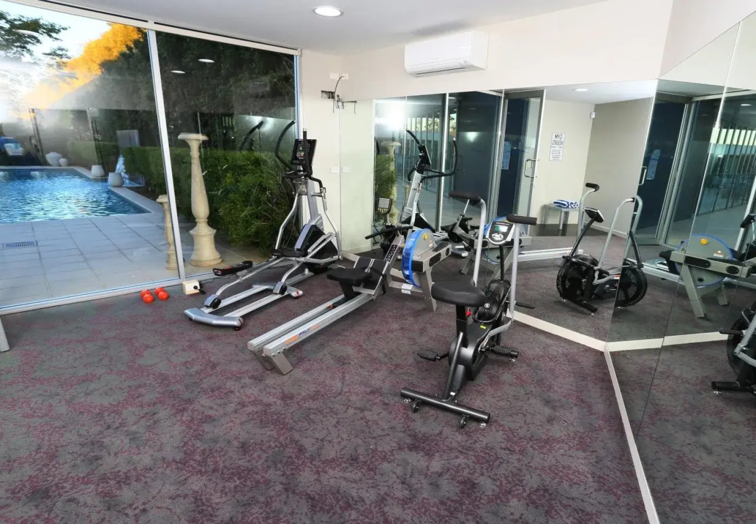 Springfield Lakes Boutique Hotel