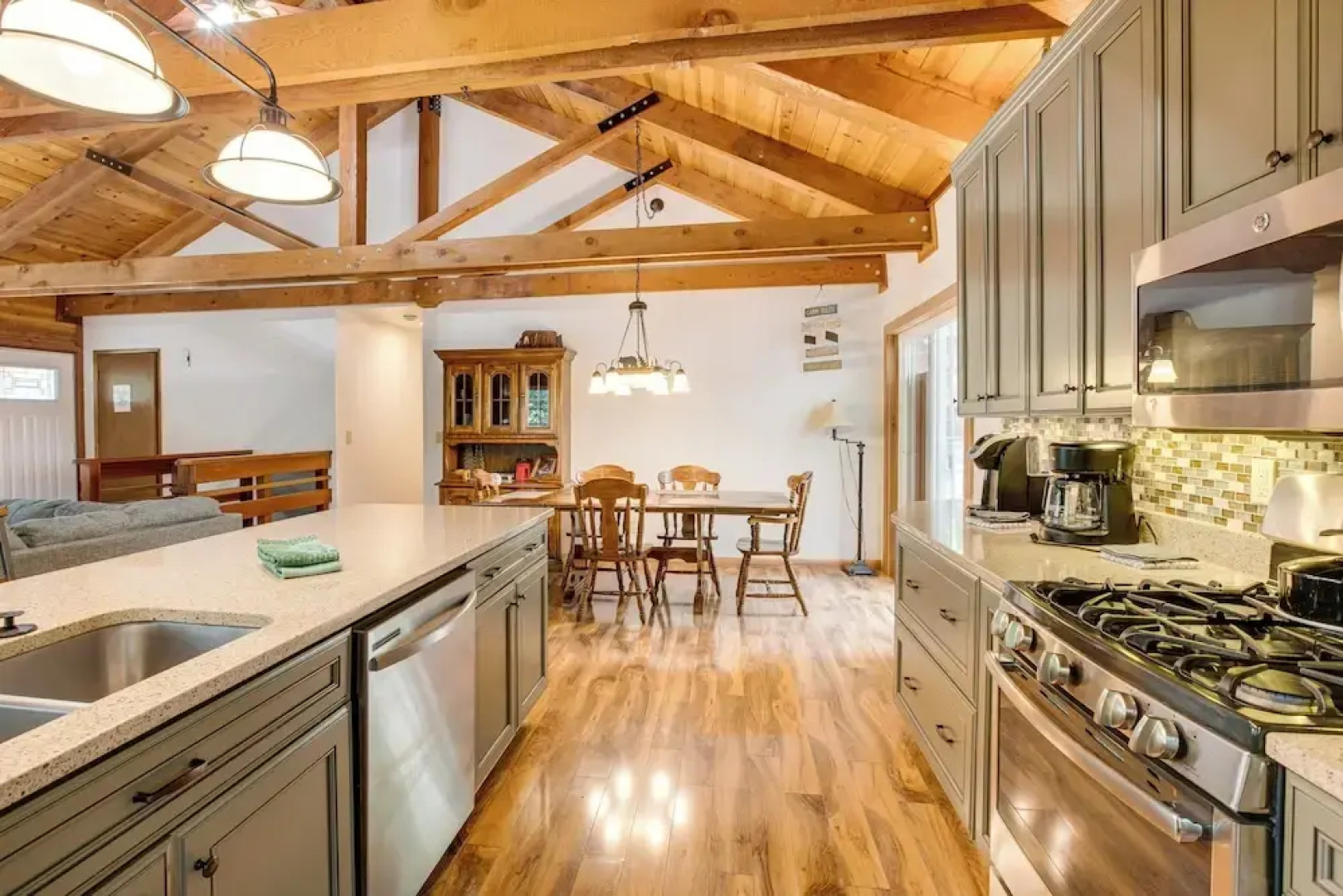 4 Mi to Beach: Lake Tahoe Mountain Retreat!