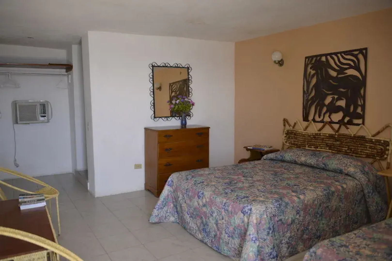 Ouanga Bay Beach Hotel