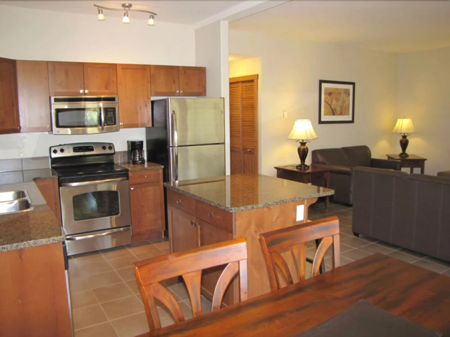 Willow Vistas - 2 Bedroom Luxury Condo with Hot Tub