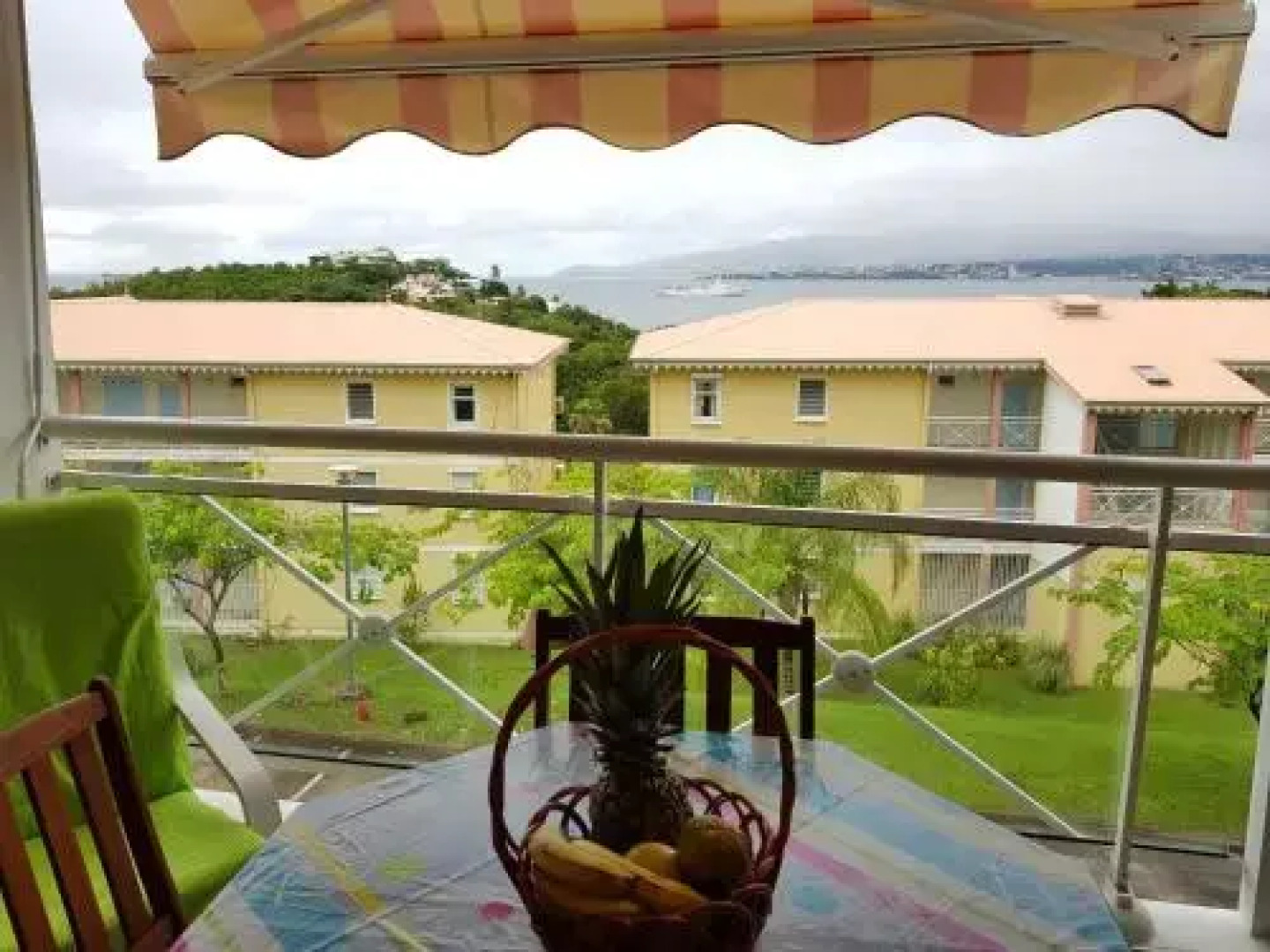 Studio vue sur la baie de Fort de France
